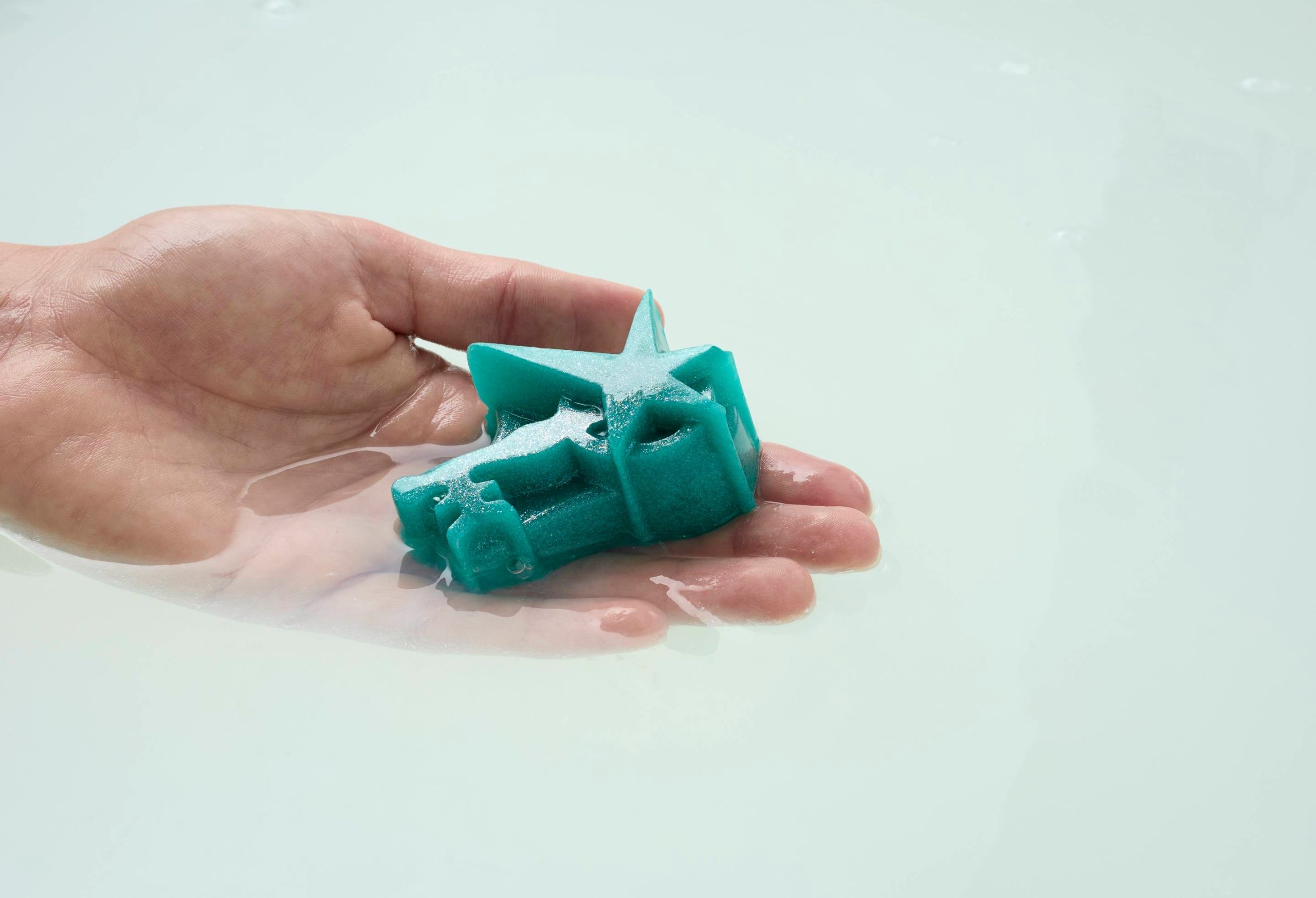 BE464926-F310-A6F3-A331-18DBA23E4355